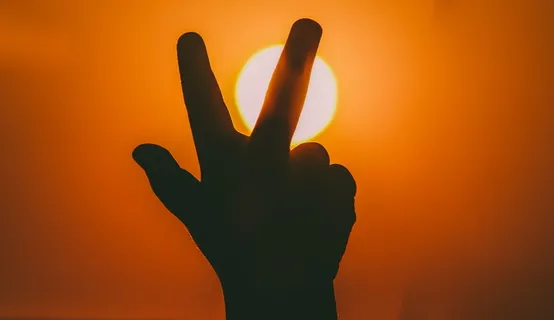 黎明时手的轮廓 黎明时手的轮廓