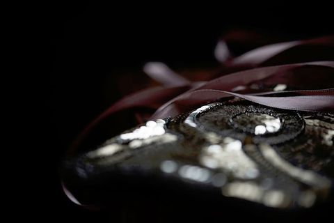 无标题、特写、丝带、黄金、配饰、白银、鞋子、时尚