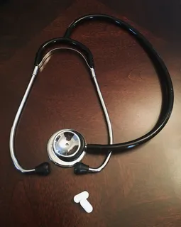 黑色听诊器, 黑色, 白色, 听诊器, 设备, 丸, 医学, 片剂 黑色听诊器, 黑色, 白色, 听诊器, 设备, 丸, 医学, 片剂