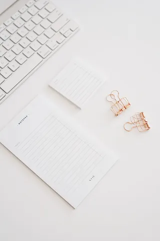 夹子附近的白皮书