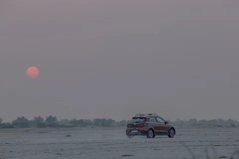 红色、suv、敞篷、野外、全景、摄影、车门、掀背车 红色、suv、敞篷、野外、全景、摄影、车门、掀背车