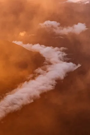 近景、白色、云、天空、空中、雾、山、烟——物理结构