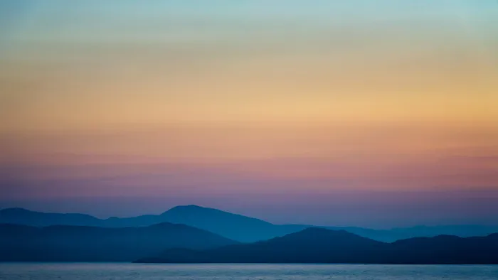 黎明、黄昏、风景、薄雾、山脉、户外、平静、大海