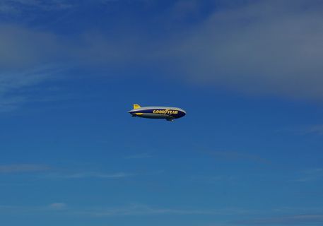 飞艇，固特异，飞艇，齐柏林飞艇，固特异，飞艇，飞船，一只动物，蓝色