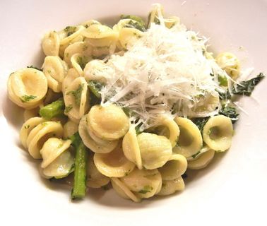 rappino orichietti，帕尔马奶酪，意大利面，食品，橄榄油，食品和饮料，健康饮食，即食