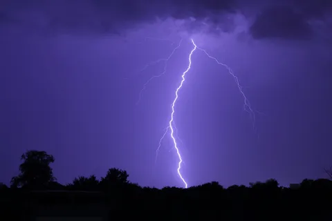闪电、风暴、天气、夜晚、自然、黑暗、雷雨、云 闪电、风暴、天气、夜晚、自然、黑暗、雷雨、云