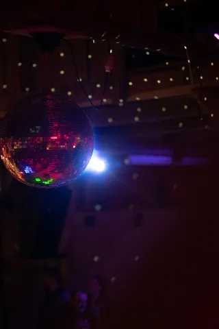 房间里的迪斯科舞会