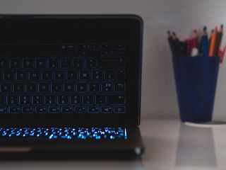 macbook，mac，apple，office，铅笔，铅笔，键盘，照明