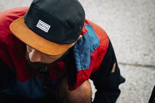 肖像摄影，男人，人，帽子，路，夹克，时髦，男人