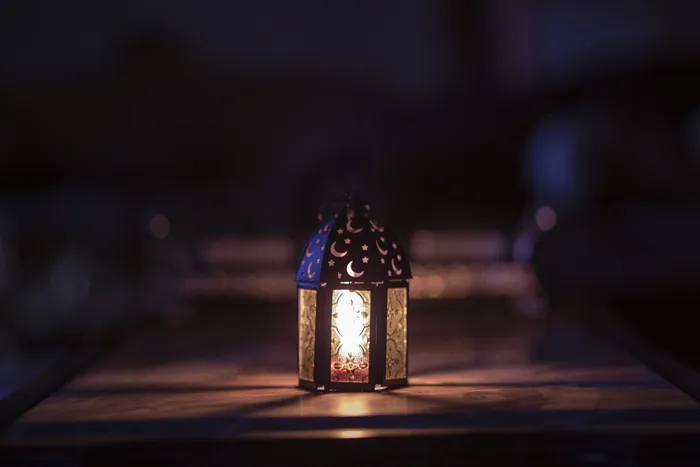 打开的小夜灯