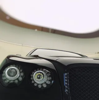 汽车、豪华型、展厅、封闭型、前部、进取型、富有型、金钱型