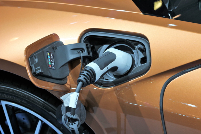 汽车、宝马i8 e drive、充电、2018萨格勒布车展、现代、电力、公共车展、电气技术