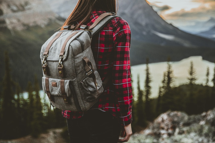 女孩，黑发，背包，背包，旅行者，旅行，旅行，探险家