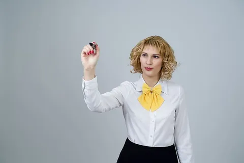 女性，手持，黑色，记号笔，企业家，白板，写作，商业