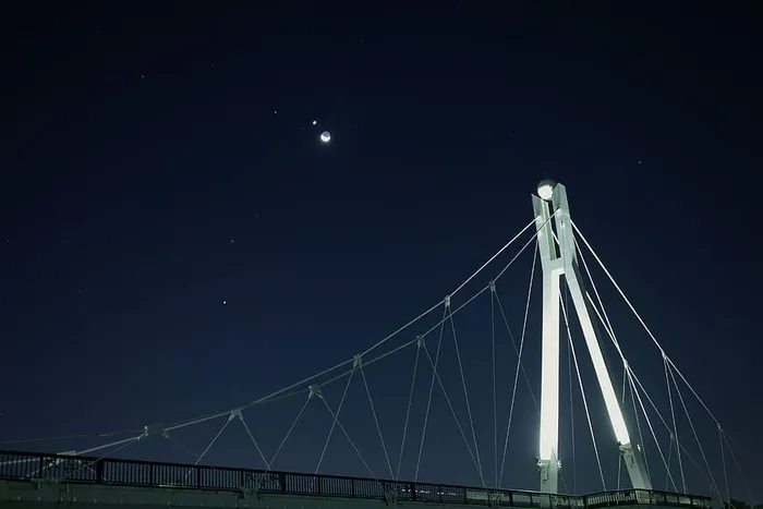 桥，黑暗，夜晚，月亮，夜晚，天空，星空，建筑结构