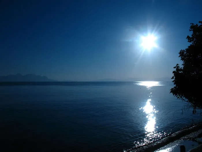 蓝色，闪亮，阳光，阳光，闪亮，闪亮，阳光，天空