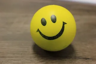 笑脸球，棕色，木质，表面，黄色，笑脸，球，笑脸