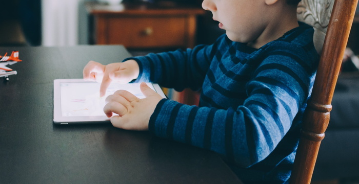 人，孩子，婴儿，孩子，男孩，蹒跚学步的孩子，ipad，平板电脑