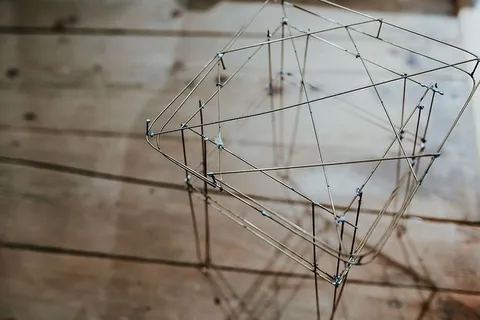 展览上的各种设计师桌椅