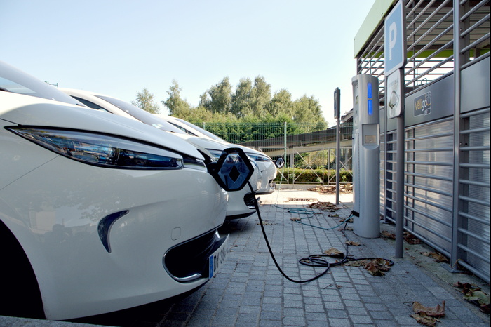 停车位、汽车、电动汽车、航站楼换料、前照灯、运输方式、机动车辆、陆地车辆