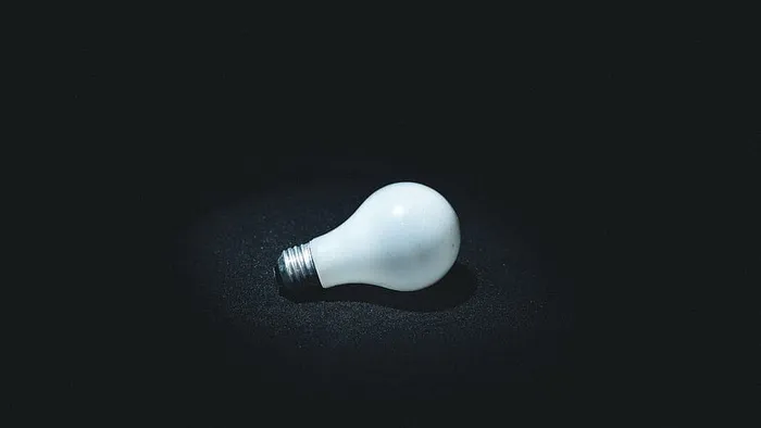 白色灯泡，照片，灯，灯泡，灯泡，想法，物体，单个物体