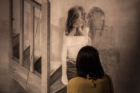 女人，恐惧，成人，恐惧，女性，情绪，悲伤，室内