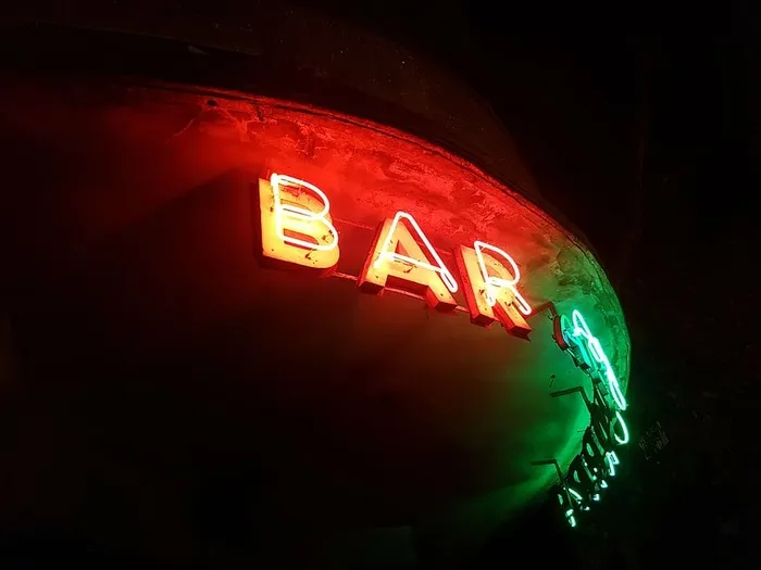 酒吧、夜间、鸡尾酒会、霓虹灯、照明、通讯、照明设备、红色
