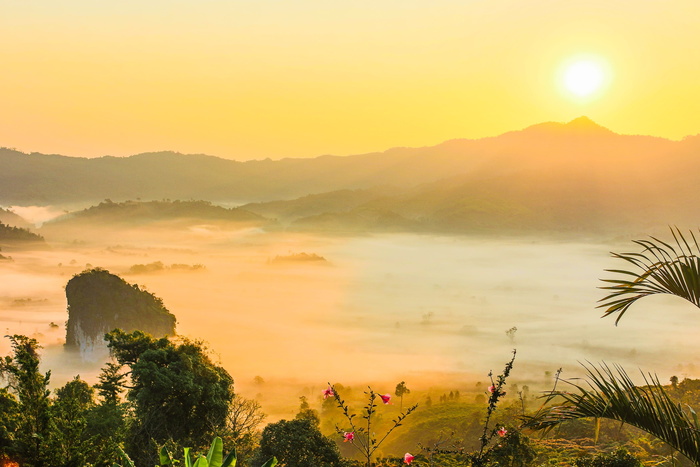 日落山景