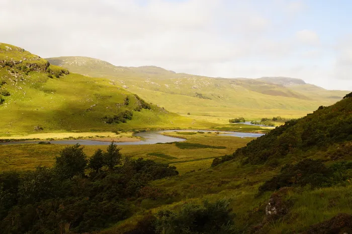 河流，河流转弯，河流弯曲，水域，苏格兰，高地和岛屿，绿色，丘陵