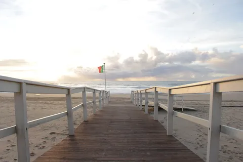 葡萄牙、阿图吉亚·达巴利亚、康索拉昂、海滩、沙滩、通道、木材、水 葡萄牙、阿图吉亚·达巴利亚、康索拉昂、海滩、沙滩、通道、木材、水