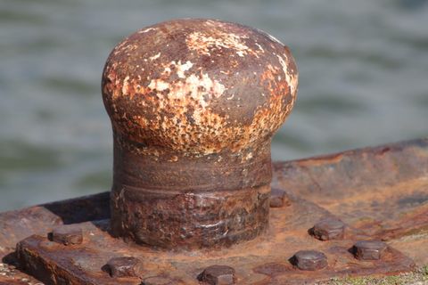 系船柱，生锈，铁，桥墩，特写，生锈，金属，白天