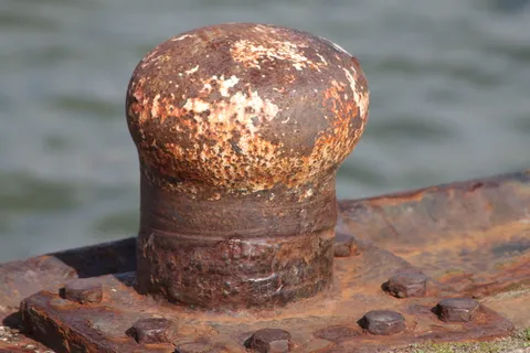 系船柱,生锈,铁,桥墩,特写,生锈,金属,白天 系船柱,生锈,铁,桥墩,特写,生锈,金属,白天