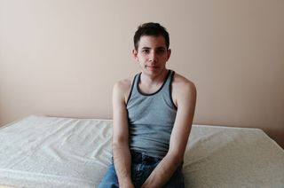 molnar，miller，gregory，模特，说唱歌手，看着相机，肖像，坐着