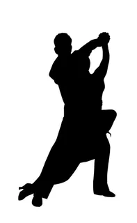 情侣们一起跳舞的剪影。