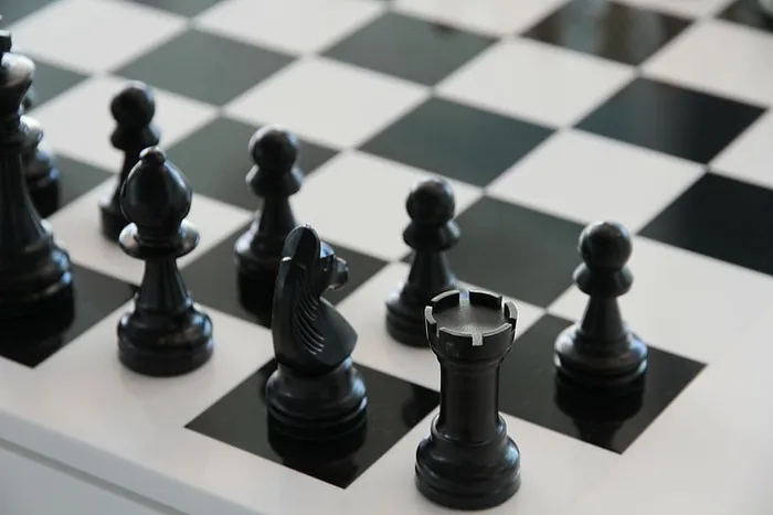 黑棋子，国际象棋，黑，玩，白，塔，黑白，策略