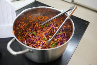 加拿大、温哥华、沙拉、社区、烹饪、食品和饮料、厨房用具、食品