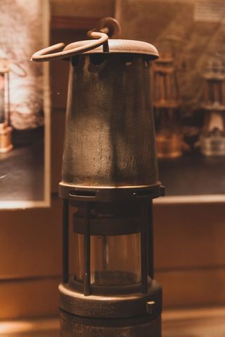 澳大利亚，lithgow，lithgow州立煤矿博物馆，黄铜，复古，玻璃，灯笼，煤油