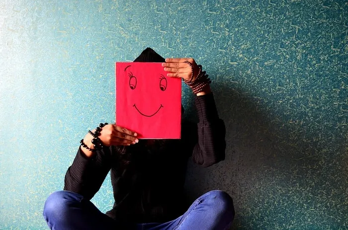 人类，拿着，红色，牌板，微笑，画画，红牌，板