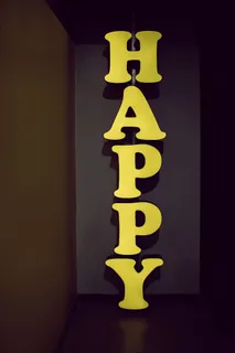 黄色快乐木装饰