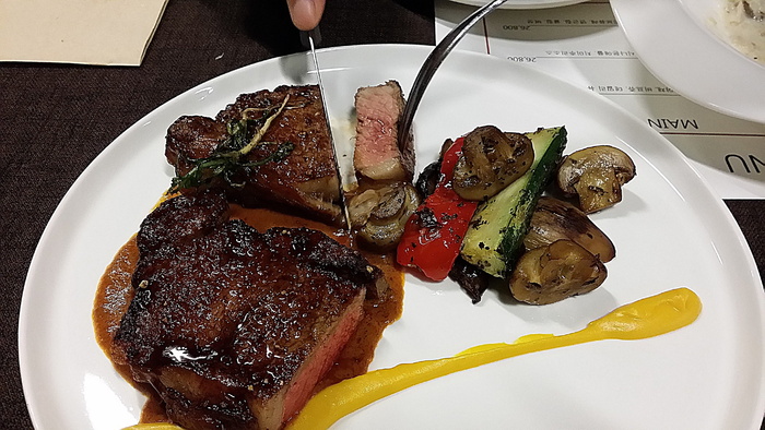里脊，牛排，牛肉，菜肴，里脊牛排，牛肉菜肴，食品和饮料，食品