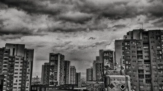 Turkiye，布尔萨，云，建筑，黑白，家，天空，建筑外观