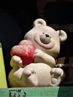 熊、雕塑、石像、趣味、心、装饰、艺术和工艺、人类表现 熊、雕塑、石像、趣味、心、装饰、艺术和工艺、人类表现