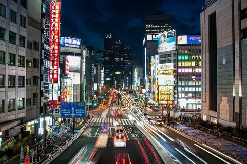建筑、广告牌、建筑物、汽车、城市、城市灯光、城市景观、云彩 建筑、广告牌、建筑物、汽车、城市、城市灯光、城市景观、云彩