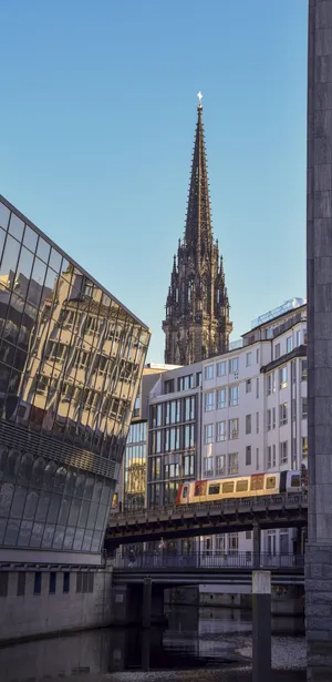 汉堡、metro、hochbahn、church、nikolai church、fleet、architecture、Build structure 汉堡、metro、hochbahn、church、nikolai church、fleet、architecture、Build structure