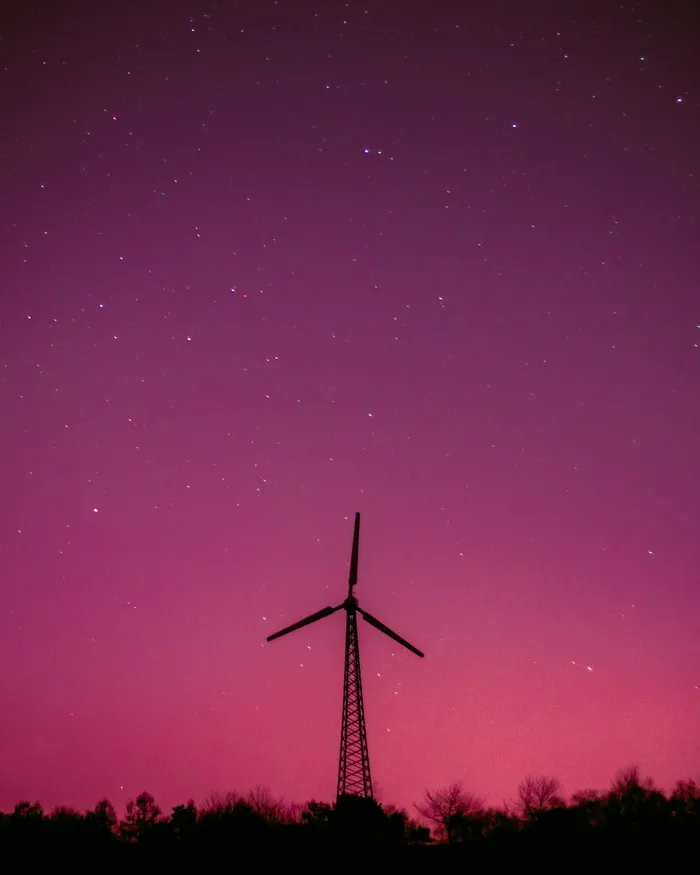 星空下的风车