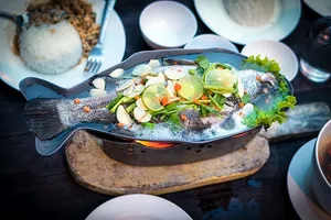 鲜鱼晚餐