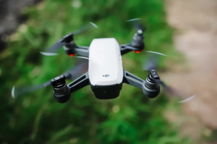 黑白 Quadcopter 无人机