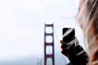 拍摄金门大桥照片的人