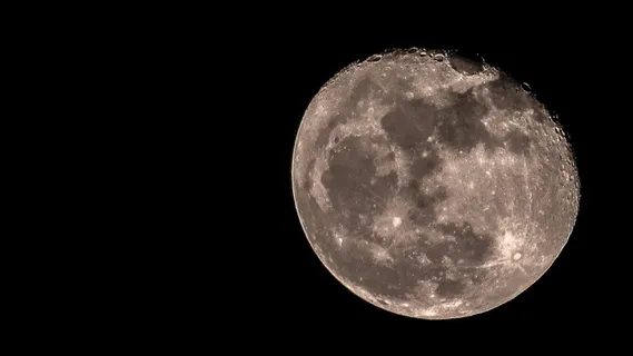 月亮，卫星，天空，夜晚，天文学，太空，光，月亮