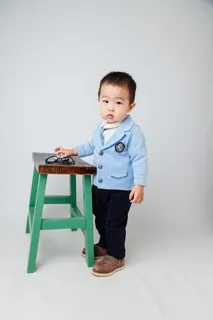 小家伙, 男孩, 有凳子的男孩, 全长, 童年, 一个人, 儿童, 可爱